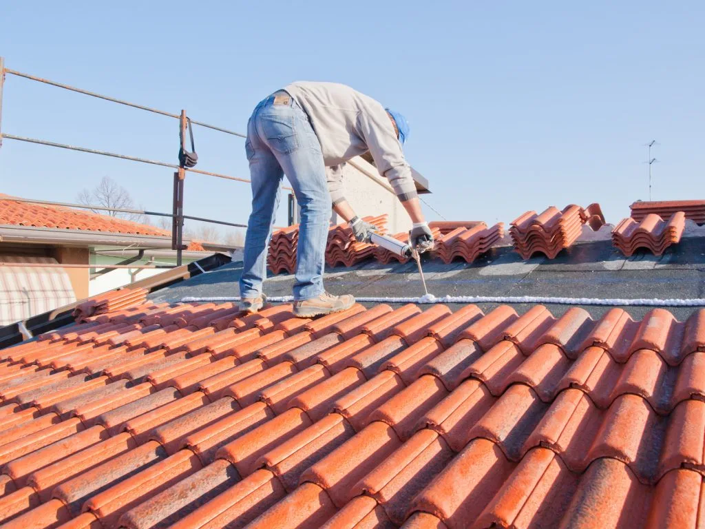 cuánto cuesta arreglar un tejado en madrid