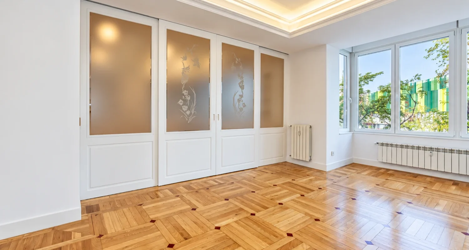 Salón luminoso en reforma integral calle Galileo Madrid